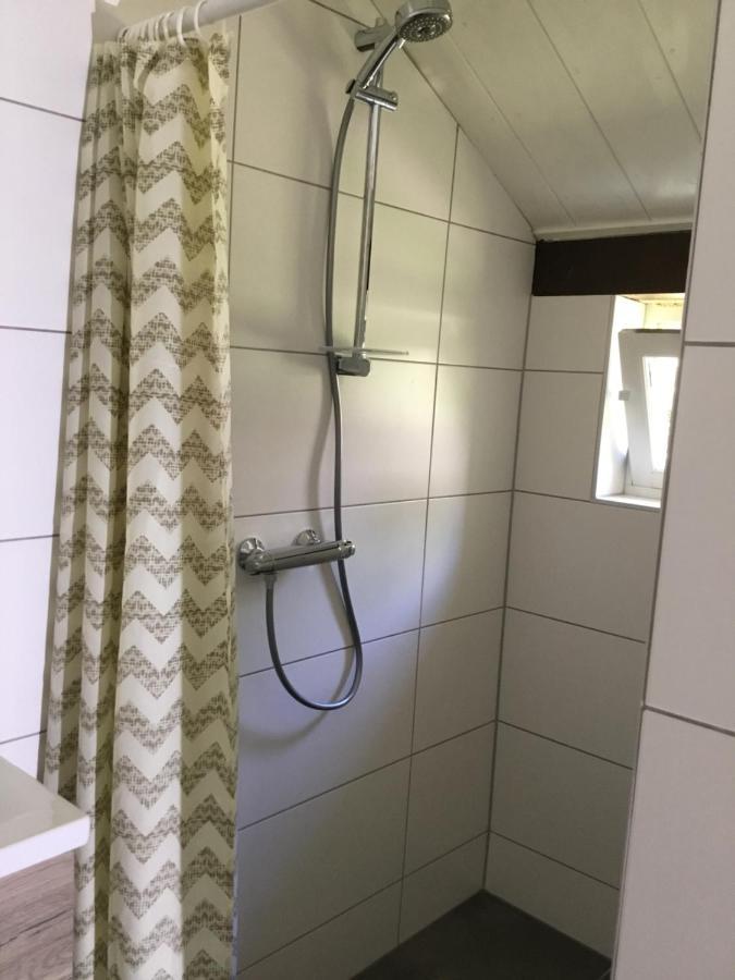Landelijk Gelegen Huisje Op Erf Veeningen Экстерьер фото