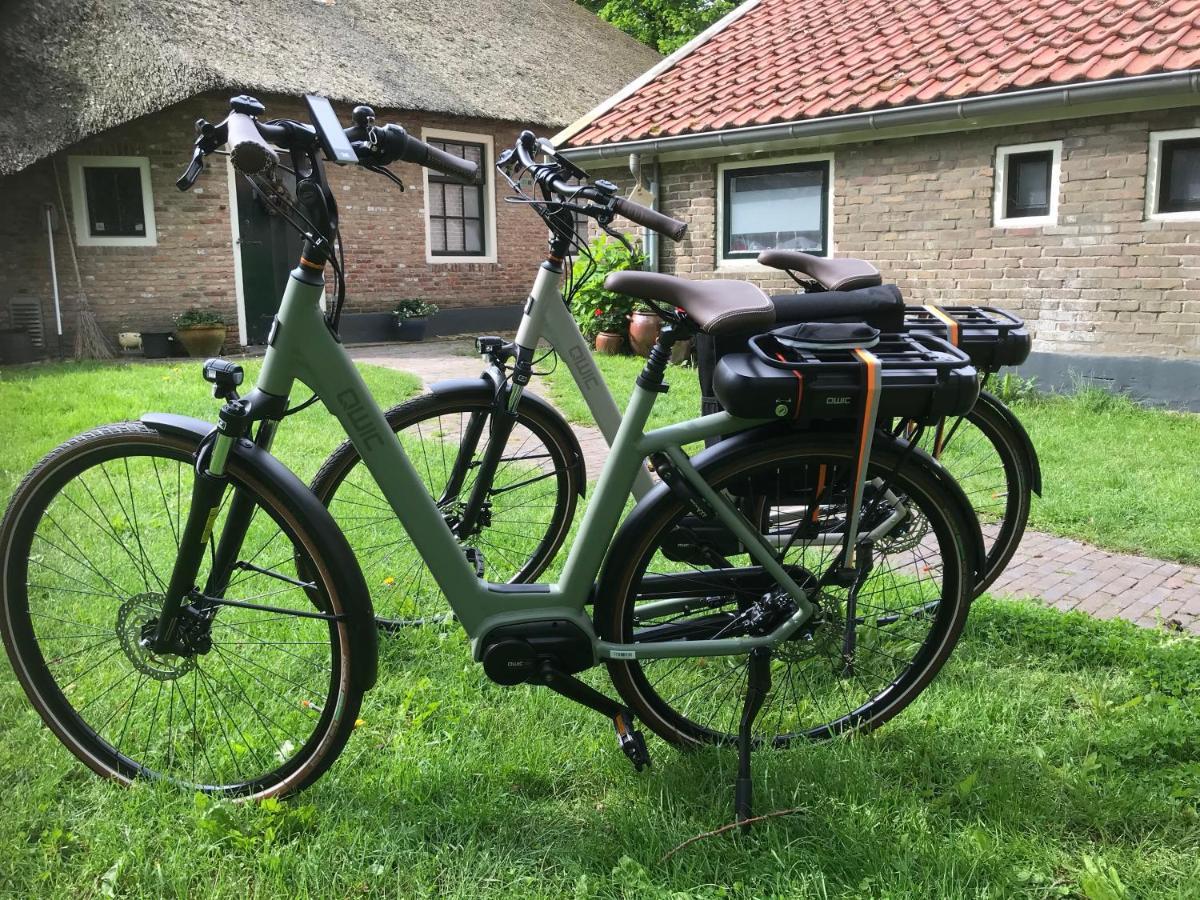 Landelijk Gelegen Huisje Op Erf Veeningen Экстерьер фото